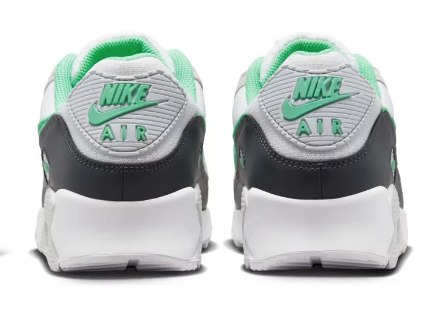 Running Shoe B8077