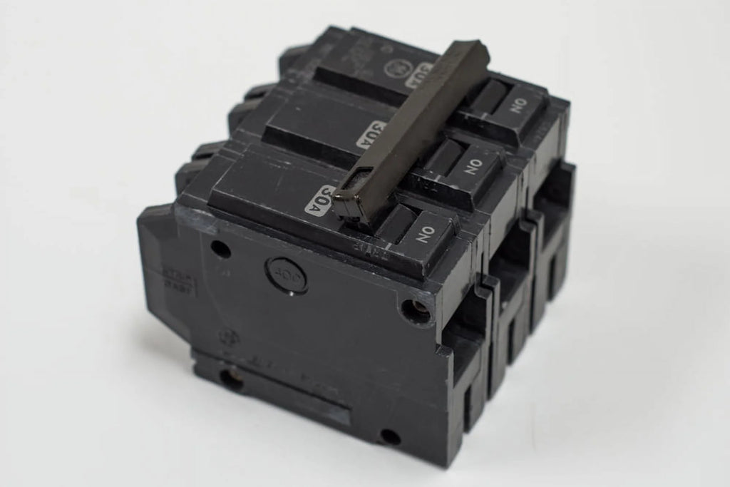 25A Plug In Circuit Breaker O40812