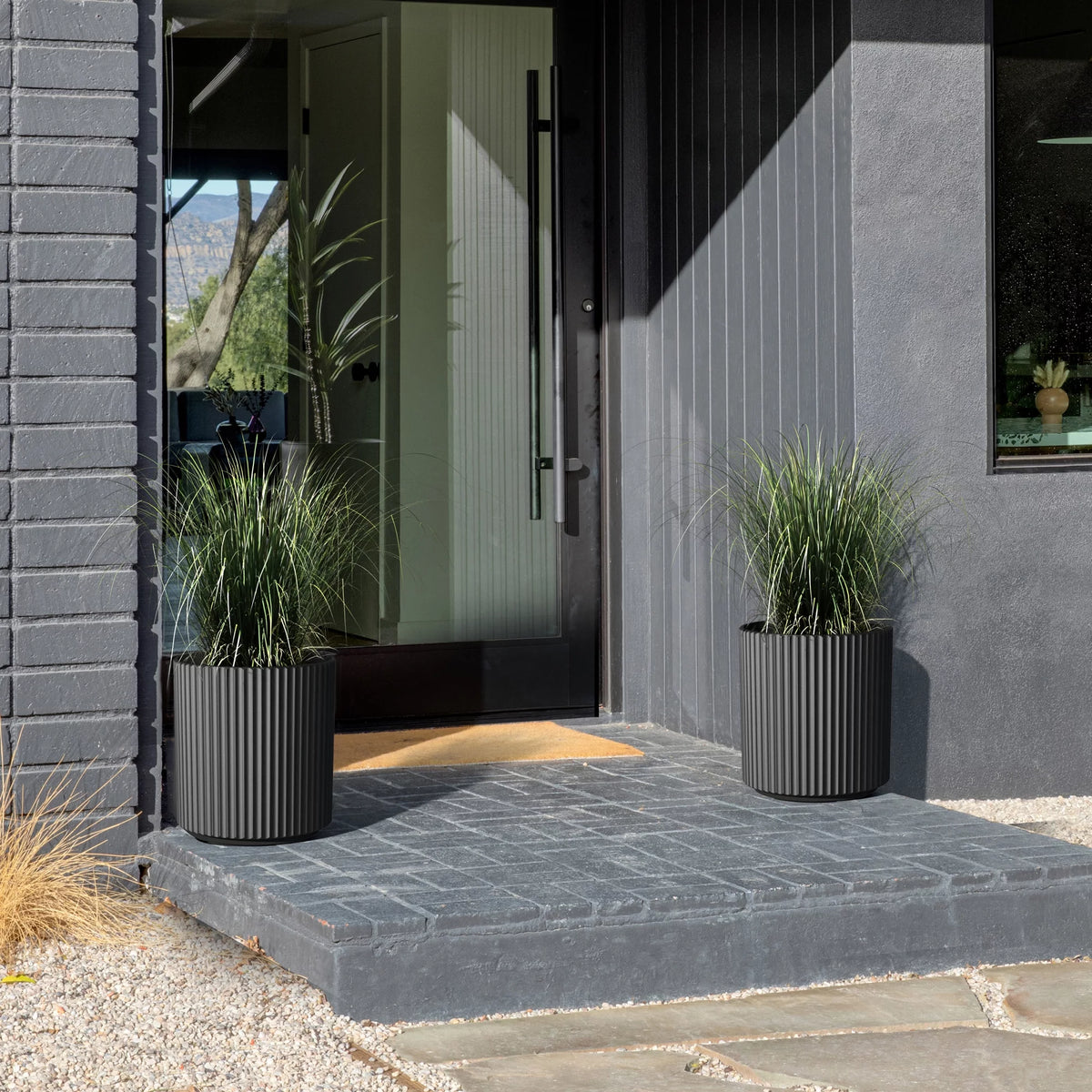 16" Plastic-Stone Planter Black B70182