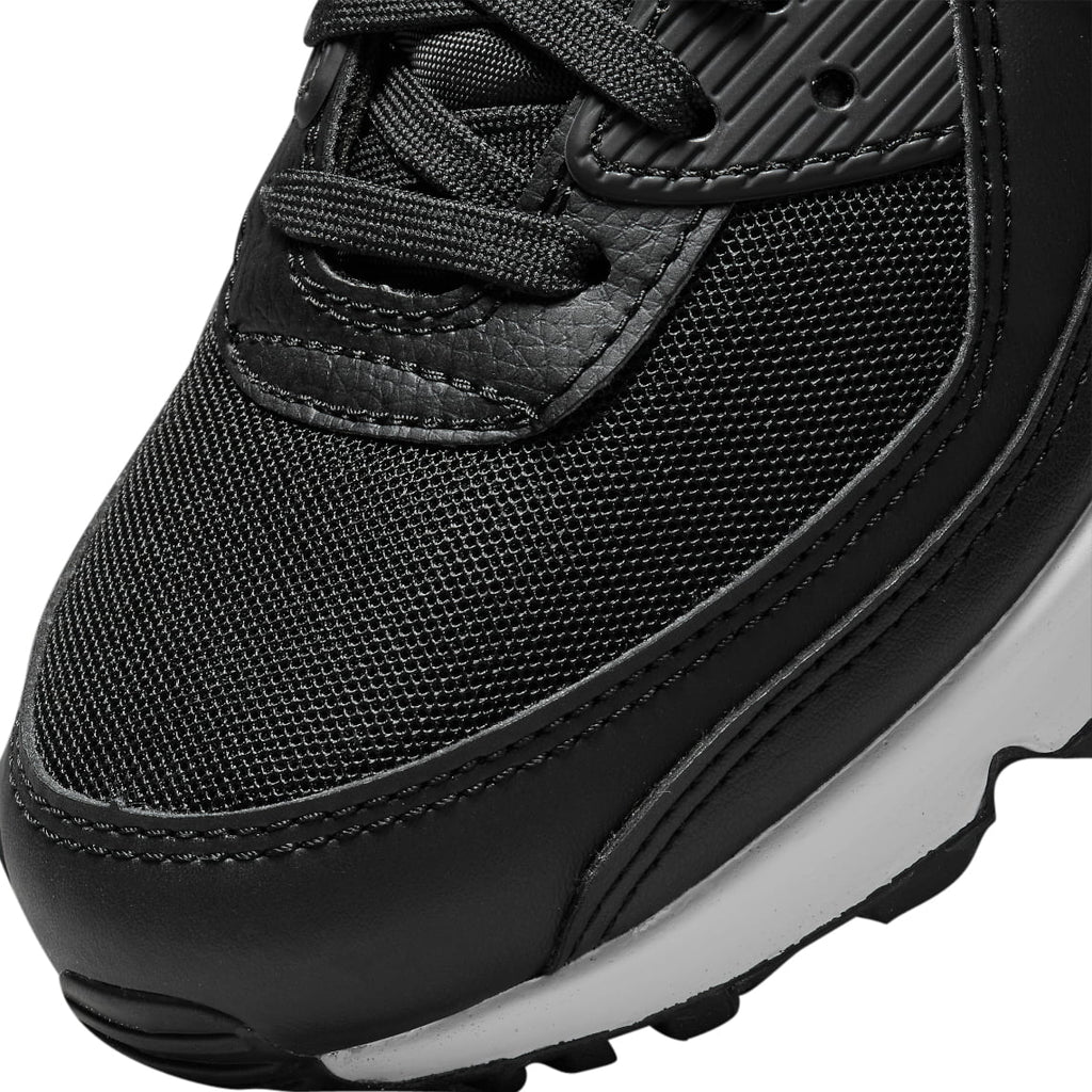 Women's Black White Sneakers W735