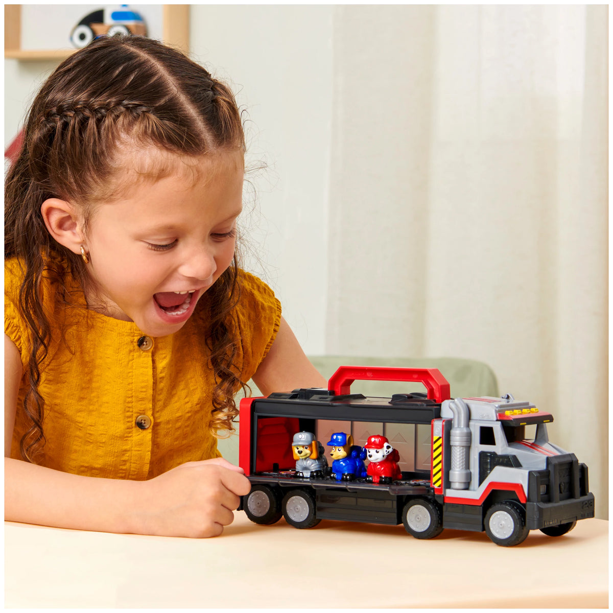 Storage Case with Action Figures N211
