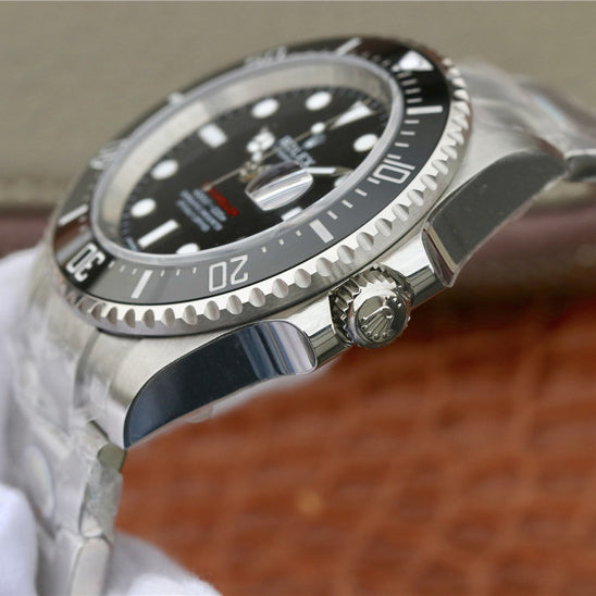 Silver Black Dial 43mm P447042