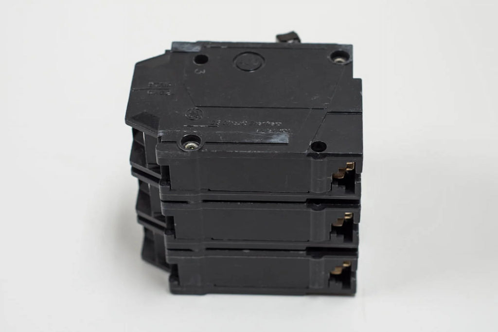 25A Plug In Circuit Breaker O40812