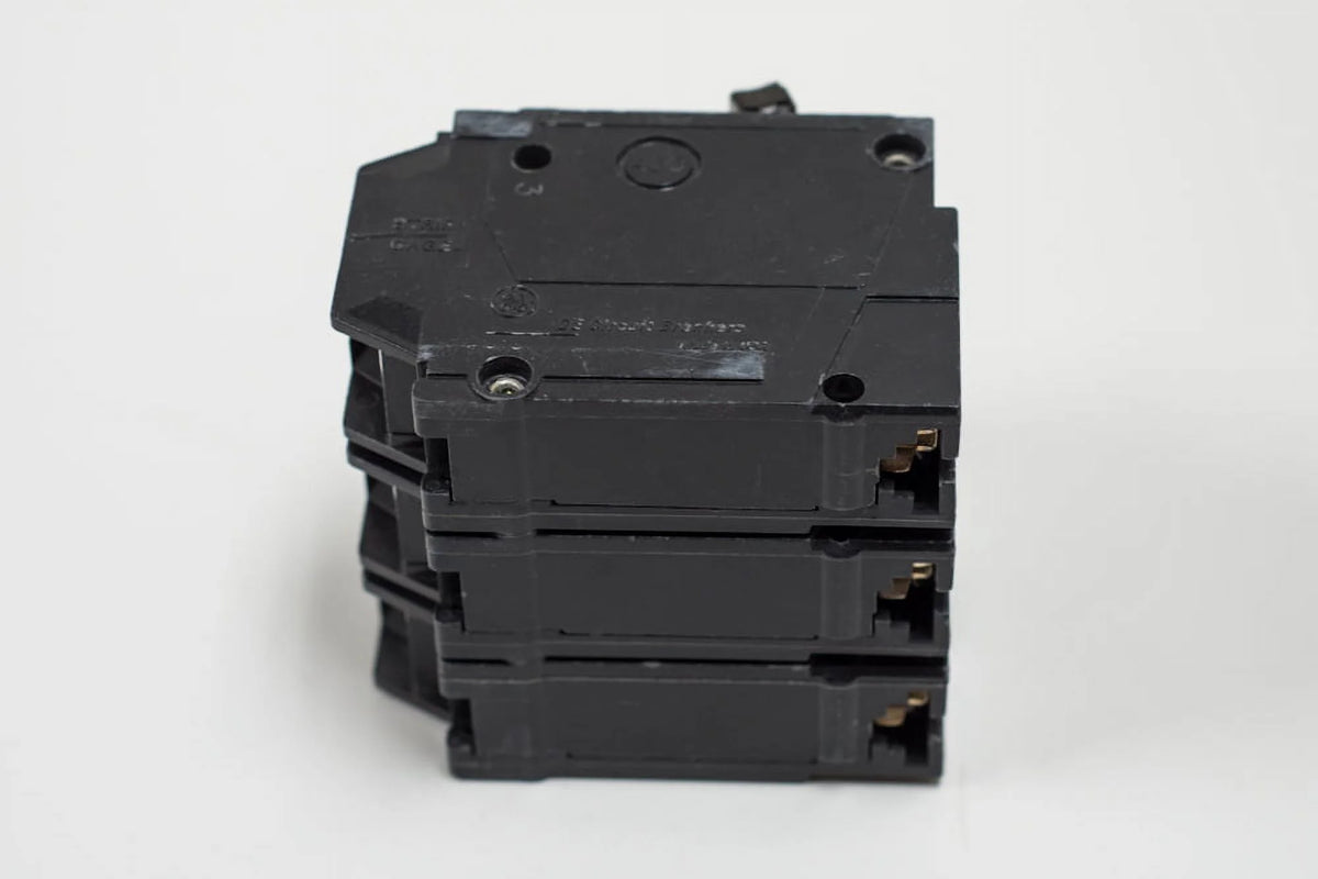 25A Plug In Circuit Breaker O40812
