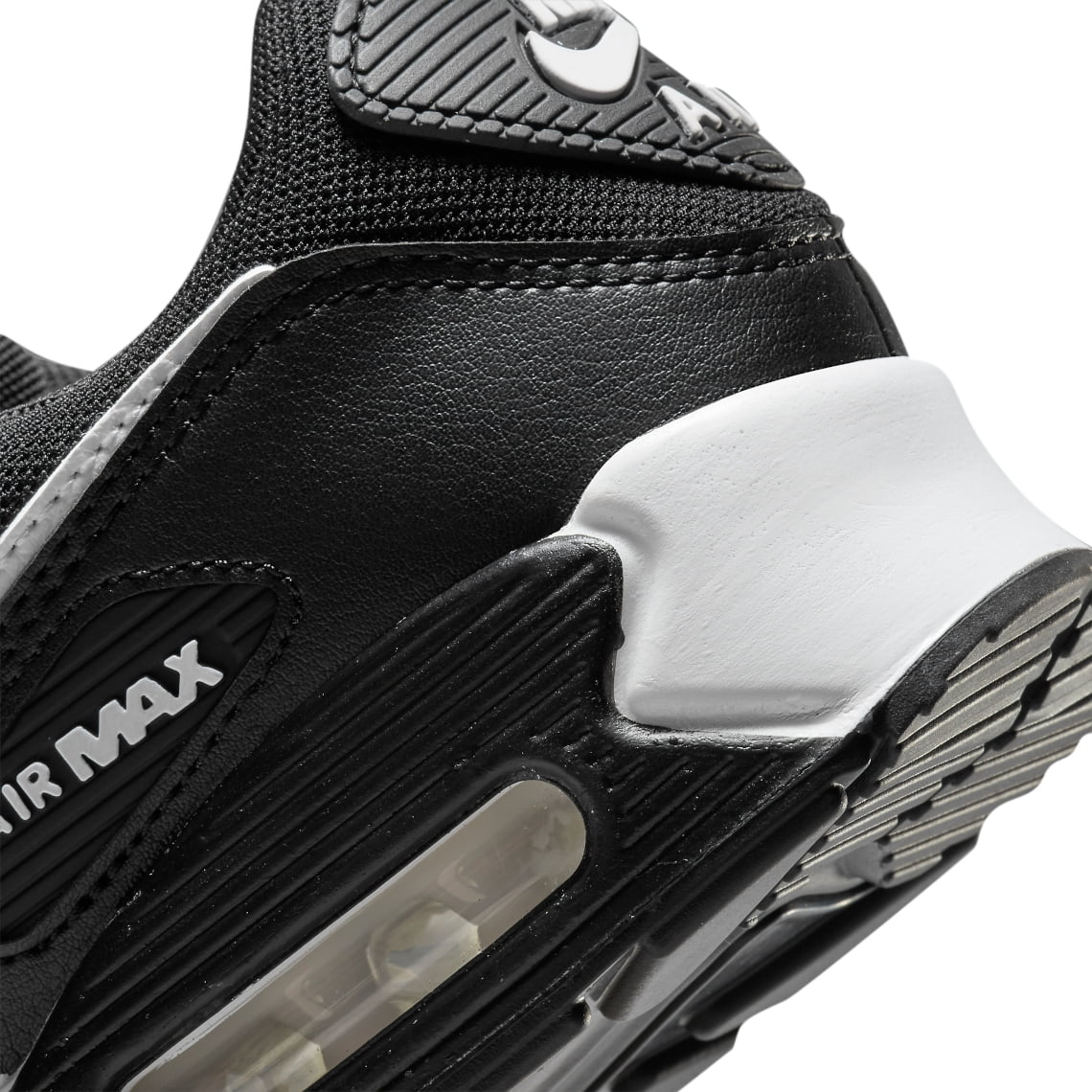 Women's Black White Sneakers W735