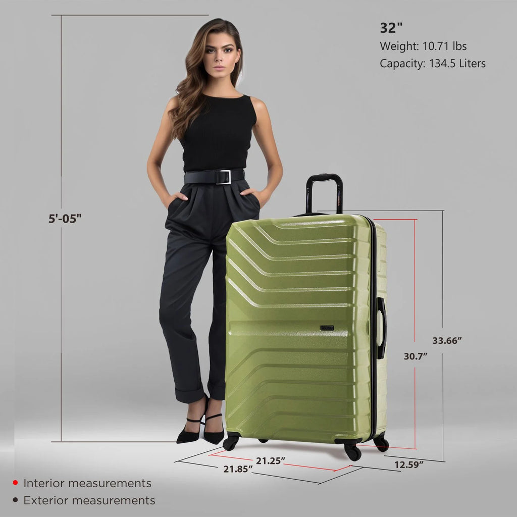 32" Hardside Lightweight Checked Luggage with Spinner Wheels E9483