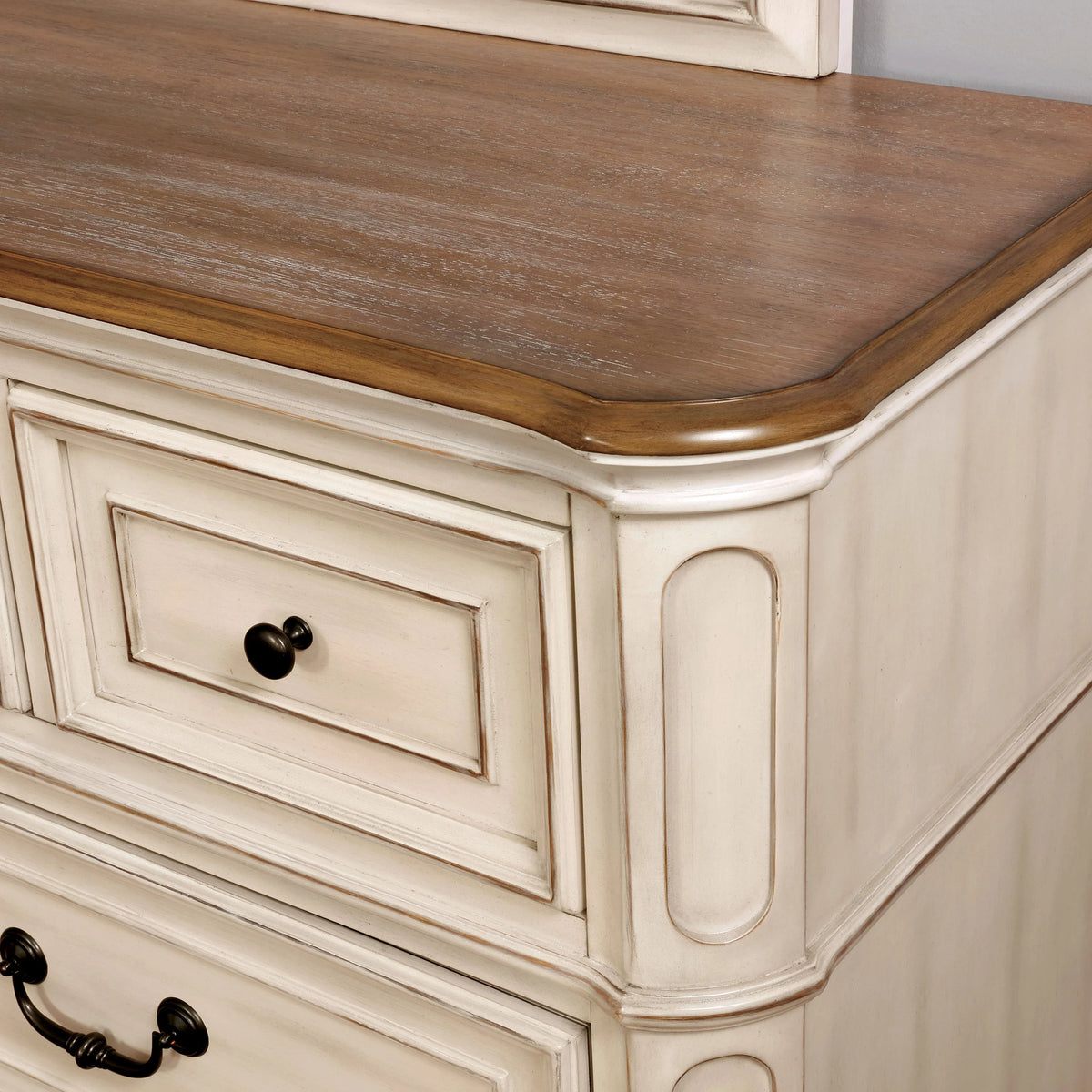 Antique White 7-Drawer Dresser E3752