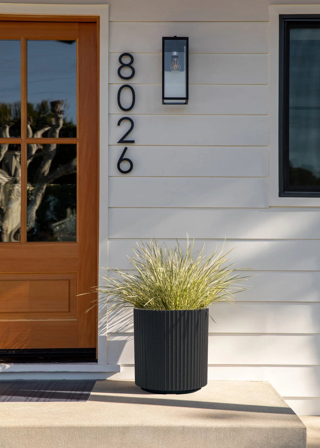 16" Plastic-Stone Planter Black B70182