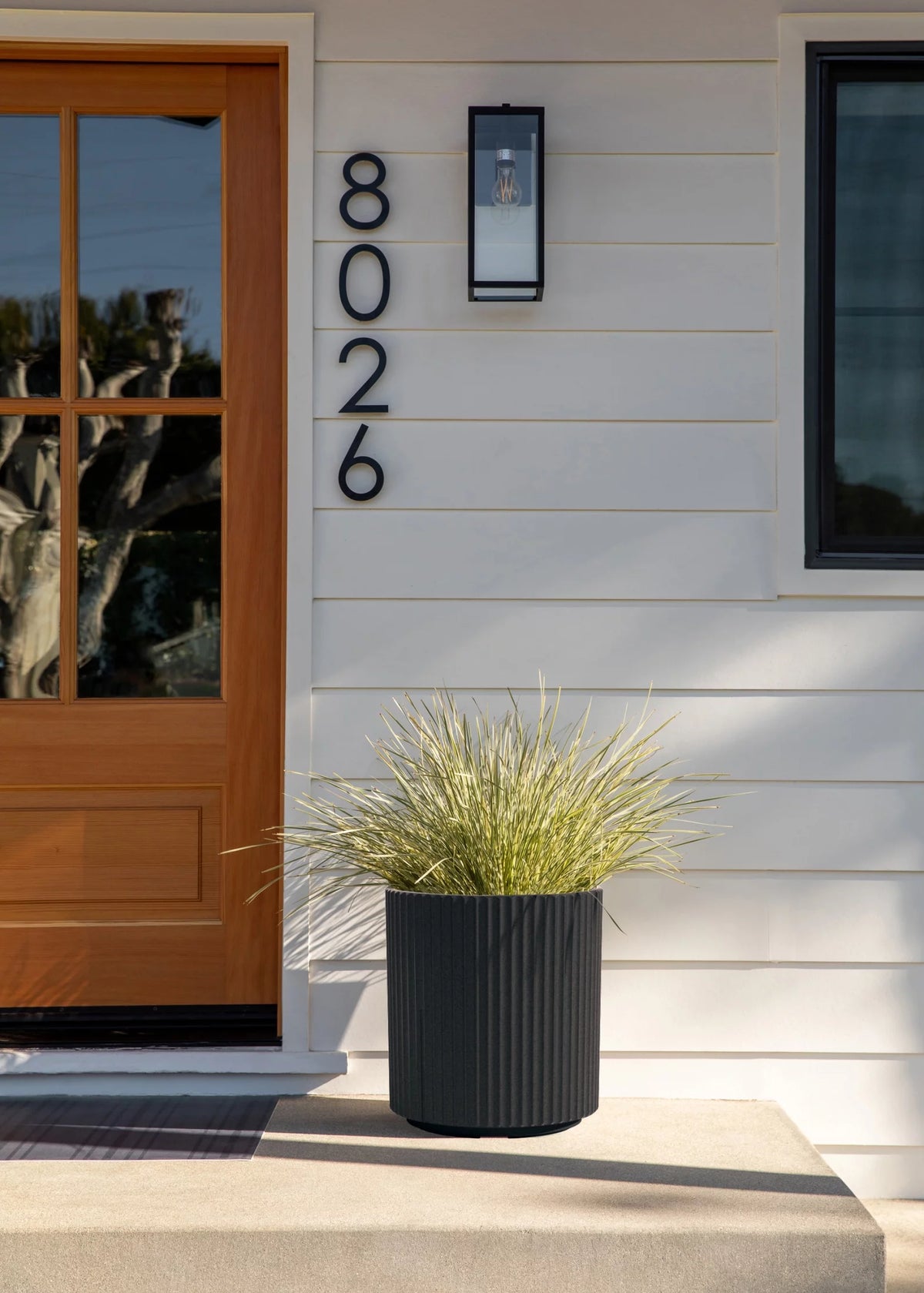 16" Plastic-Stone Planter Black B70182