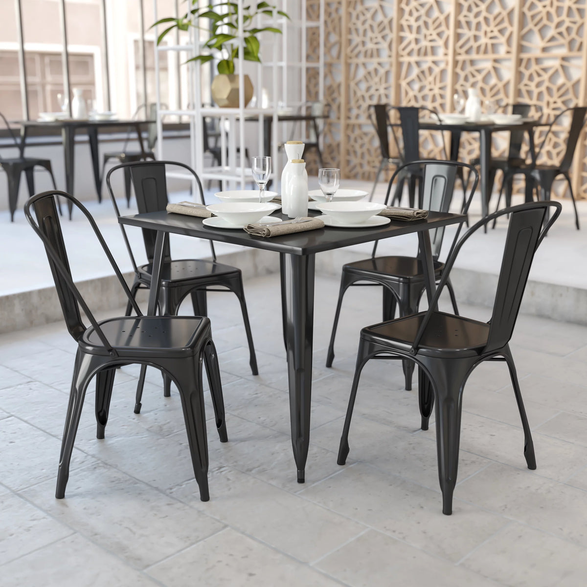 Black Metal Indoor-Outdoor Table U348